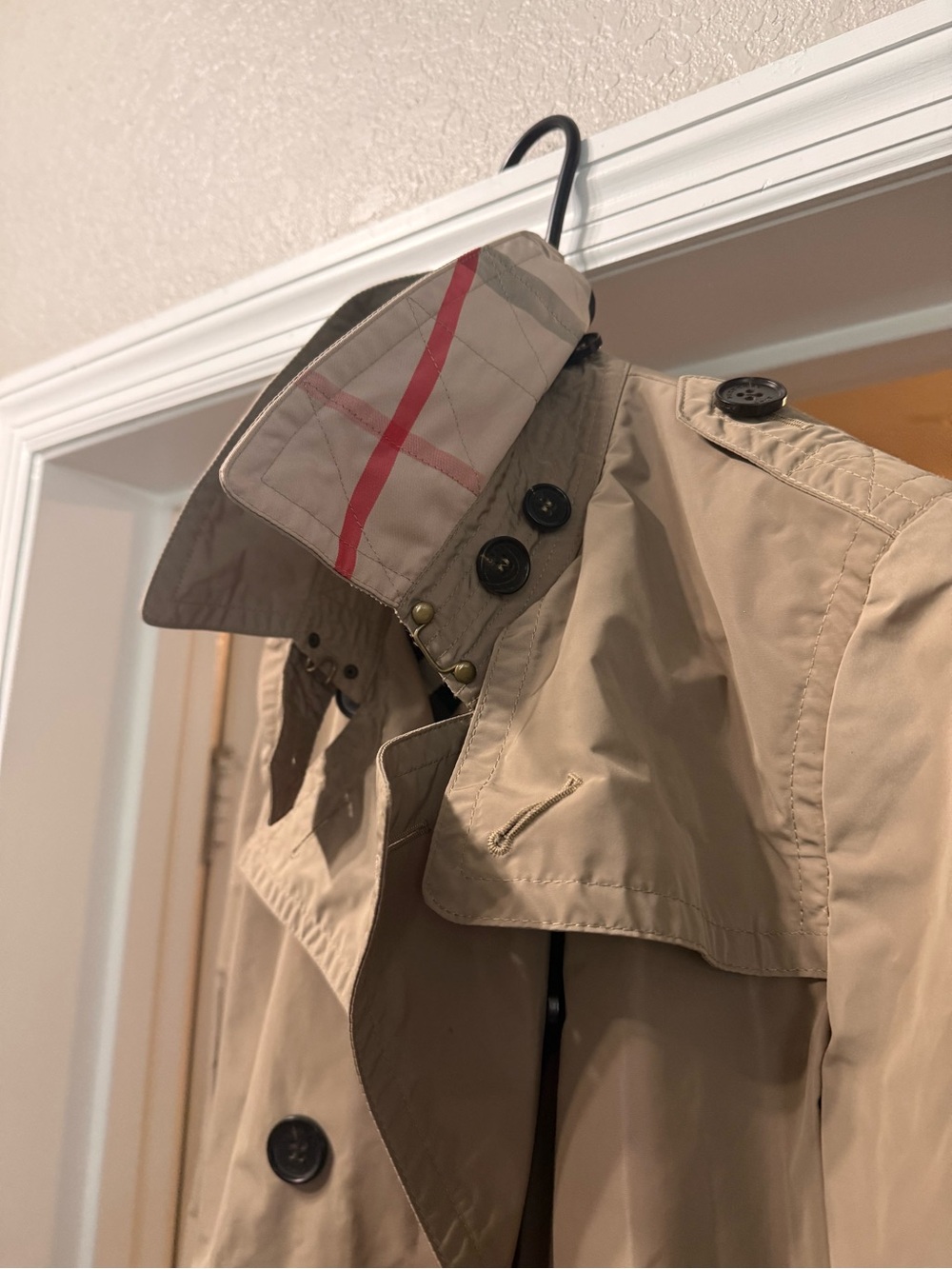 Burberry Tan Double-Breasted Short Trench Coat - Picture 8 of 11